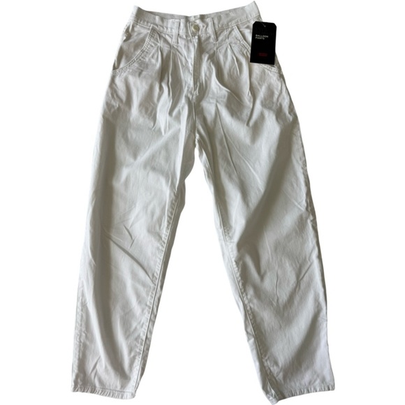 NWT Levi's White Balloon pants high rise Relaxed Fit Cotton 28x28 - Picture 1 of 14